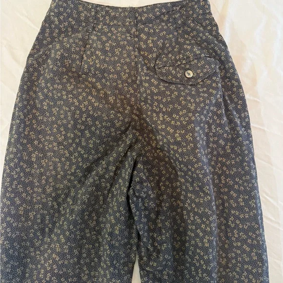 GAP 100% Cotton, Black Pants with Gold Floral Design, Front Pleats, Vintage - Picture 7 of 9
